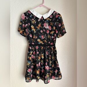 Forever21 floral dress white Peter Pan collar cute small